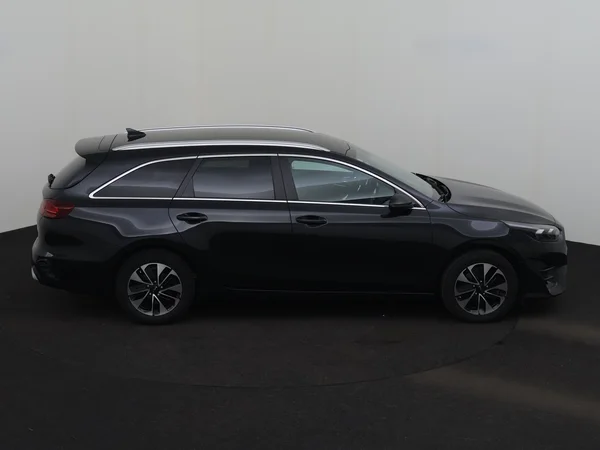 KIA Cee'd (2022) — foto 26 van 30