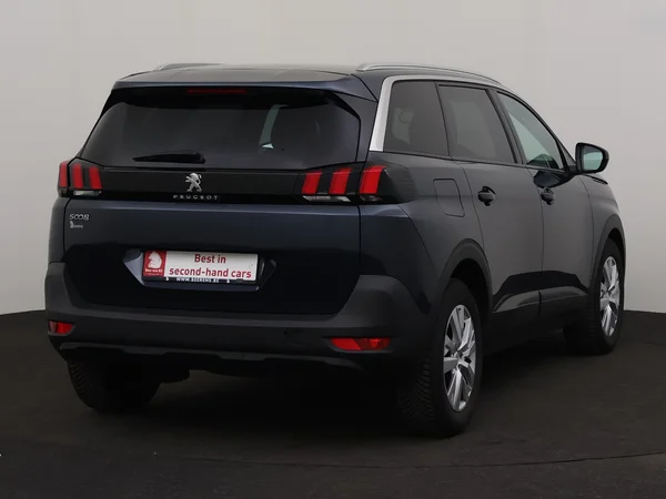 PEUGEOT 5008 (2020) — foto 17 van 23