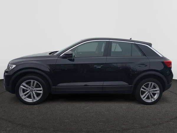 VOLKSWAGEN T-Roc (2021) — foto 12 van 24