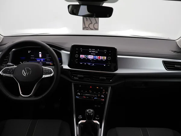 VOLKSWAGEN T-Roc (2024) — foto 4 van 26