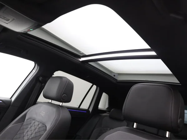 VOLKSWAGEN Tiguan (2023) — foto 16 van 23
