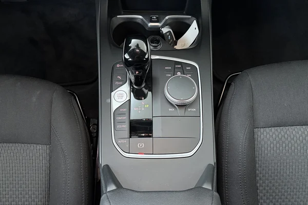 BMW 1 HATCH (2024) — foto 4 van 16