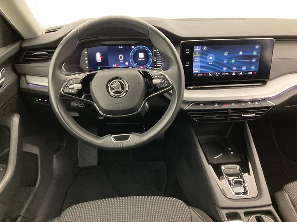 SKODA Octavia Combi Dsl (2022) — foto 11 van 36