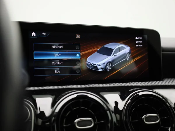 Mercedes-Benz A-Klasse (2021) — foto 15 van 49