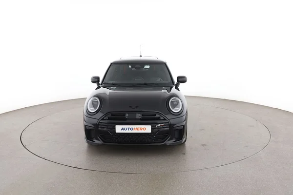 MINI MINI (2024) — foto 15 van 16
