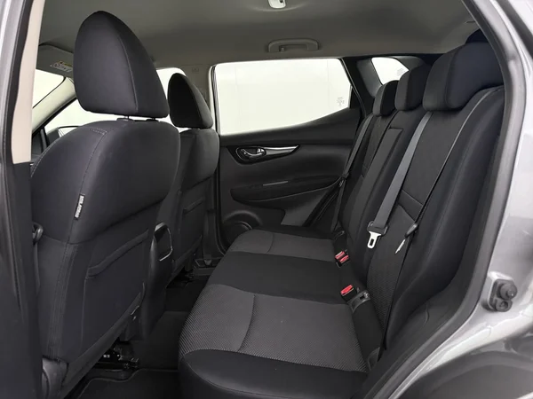 NISSAN Qashqai (2015) — foto 5 van 23
