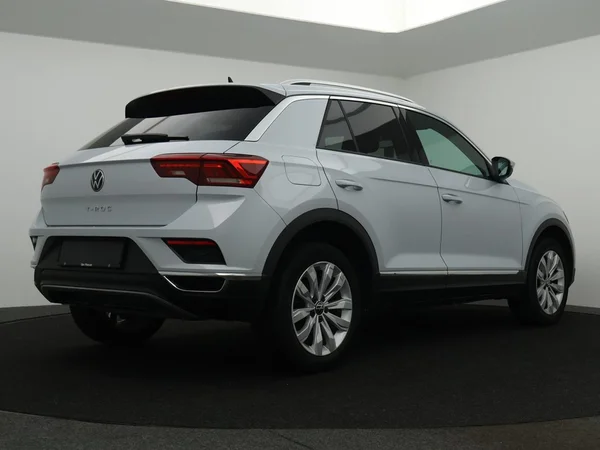VOLKSWAGEN T-Roc (2021) — foto 26 van 30