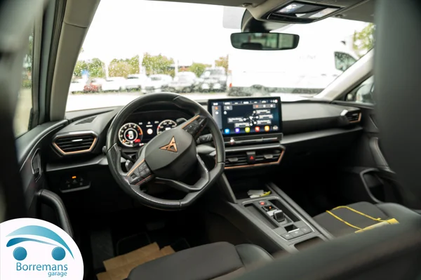 Cupra Leon (2023) — foto 8 van 47