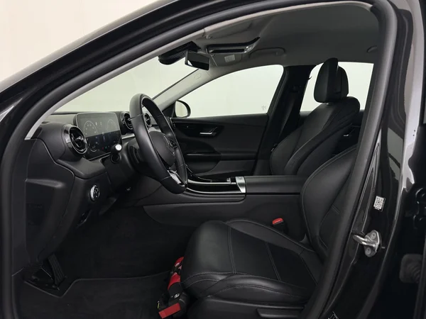 MERCEDES C 300 (2022) — foto 2 van 32