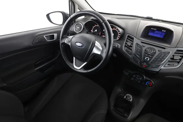 Ford Fiesta (2016) — foto 4 van 16
