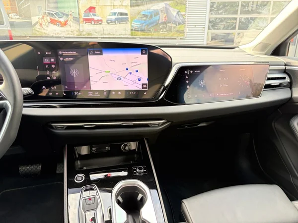 AUDI A6 Avant (2025) — foto 8 van 17