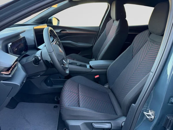 CUPRA Raval (2026) — foto 12 van 17