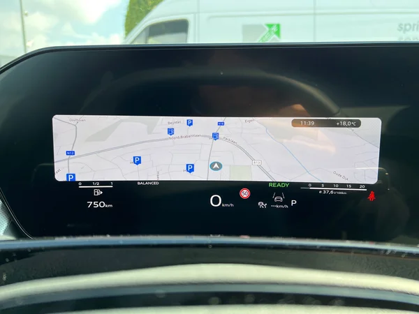 AUDI Q3 SUV (2025) — foto 6 van 24
