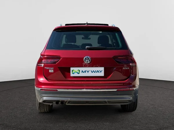 VOLKSWAGEN Tiguan (2018) — foto 20 van 23
