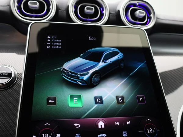 Mercedes-Benz GLC (2025) — foto 27 van 50