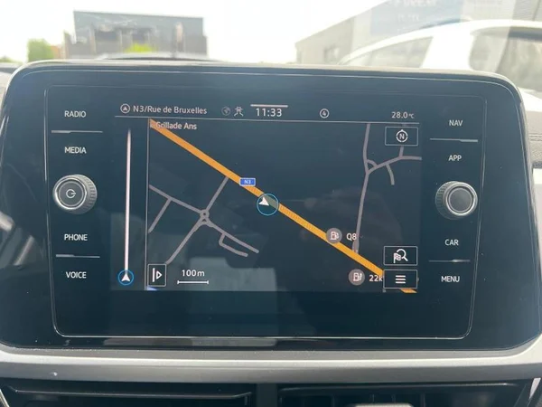VOLKSWAGEN T-Roc (2022) — foto 11 van 26