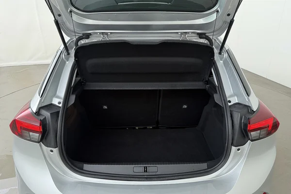 Opel Corsa (2024) — foto 12 van 16