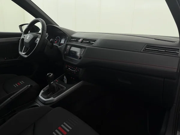 SEAT Arona (2020) — foto 3 van 27