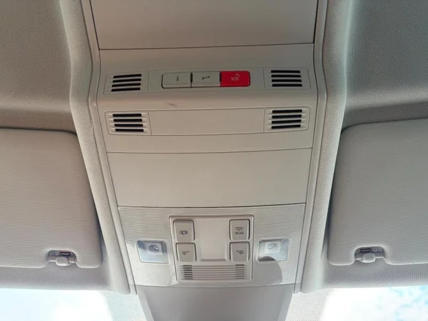 VOLKSWAGEN Tiguan (2022) — foto 22 van 31
