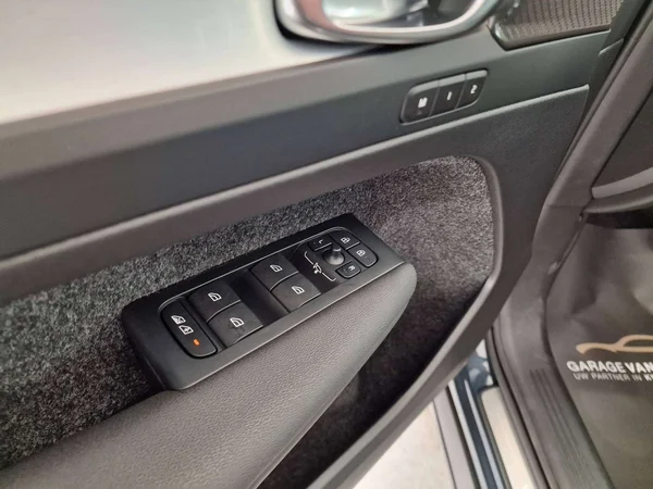 Volvo XC40 — foto 5 van 16
