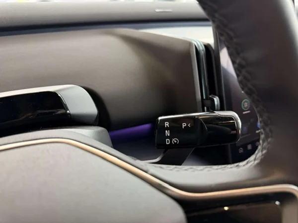 Volvo EX30 (2024) — foto 14 van 22
