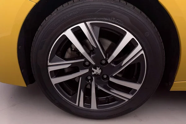 Peugeot 208 (2021) — foto 8 van 23