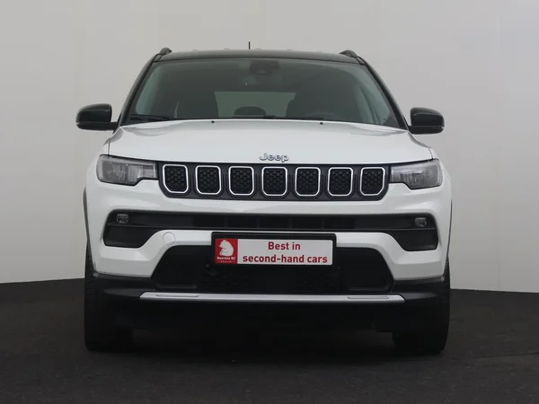JEEP Compass (2023) — foto 28 van 30