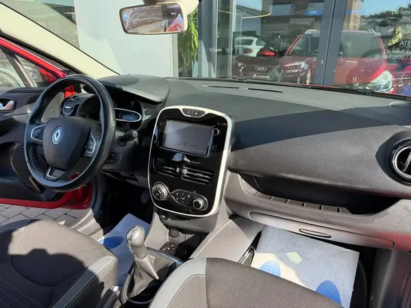 Renault Clio (2016) — foto 20 van 20