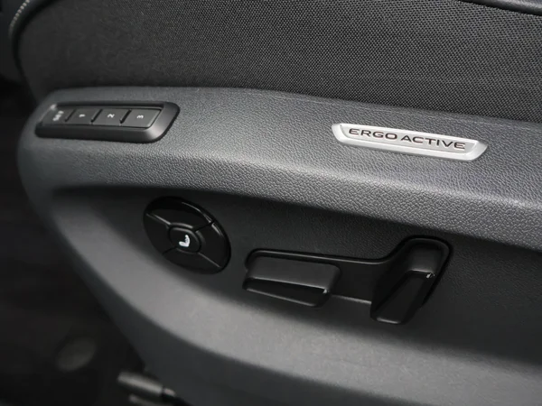 VOLKSWAGEN Tiguan (2026) — foto 8 van 24