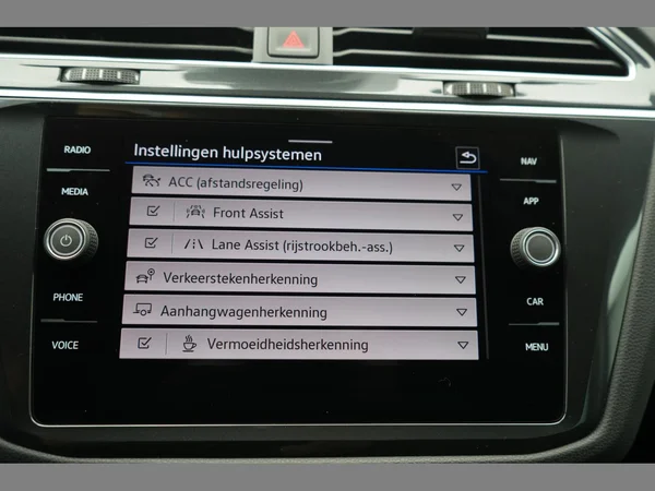 VOLKSWAGEN Tiguan (2021) — foto 18 van 28