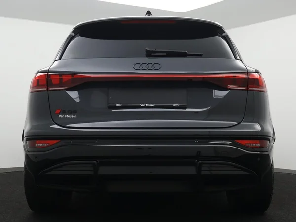 AUDI SQ6 e-tron (2025) — foto 22 van 28