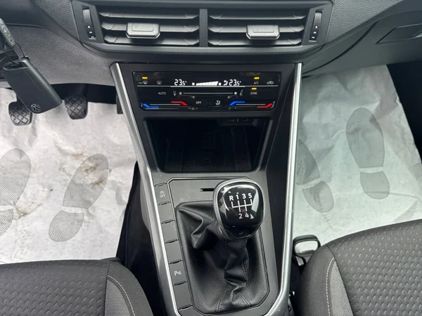 VOLKSWAGEN Taigo (2021) — foto 4 van 19
