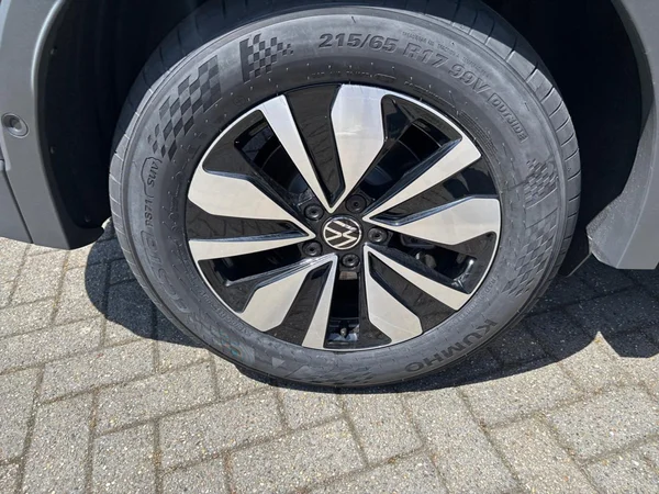 VOLKSWAGEN Tiguan (2026) — foto 15 van 24