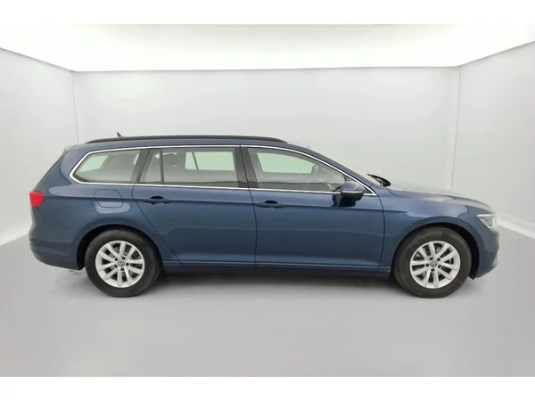 VOLKSWAGEN Passat Variant Dsl (2021) — foto 2 van 36