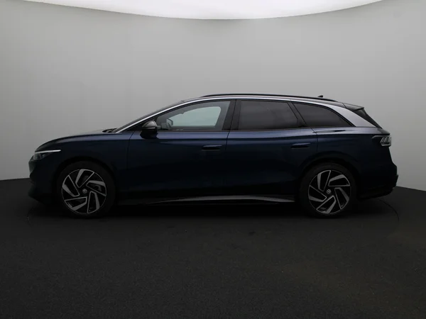 VOLKSWAGEN ID.7 Tourer (2025) — foto 13 van 17