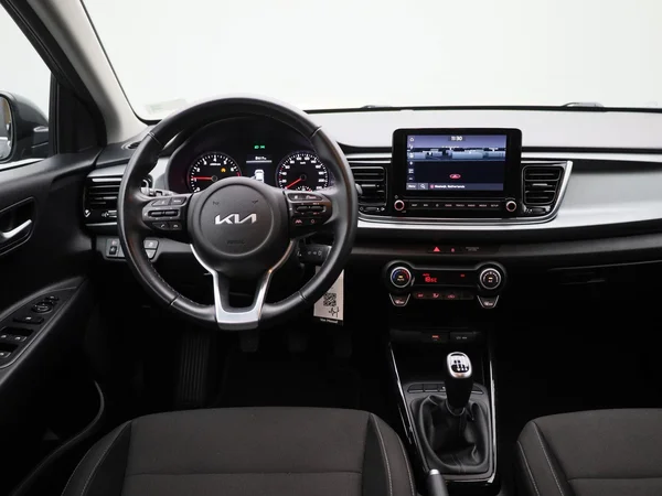Kia Rio (2023) — foto 37 van 37