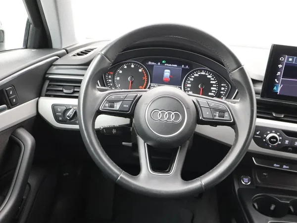 Audi A4 (2023) — foto 8 van 30