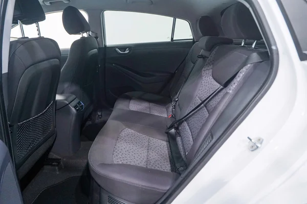 Hyundai Ioniq PHEV (2018) — foto 27 van 54