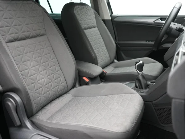 VOLKSWAGEN Tiguan (2022) — foto 9 van 10