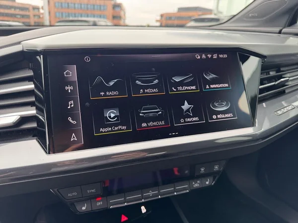 AUDI Q4 Sportback e-tron (2025) — foto 14 van 15
