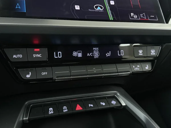 AUDI A3 Sportback (2025) — foto 8 van 18