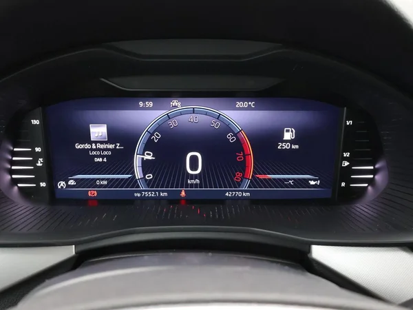 SKODA Kamiq (2022) — foto 7 van 23