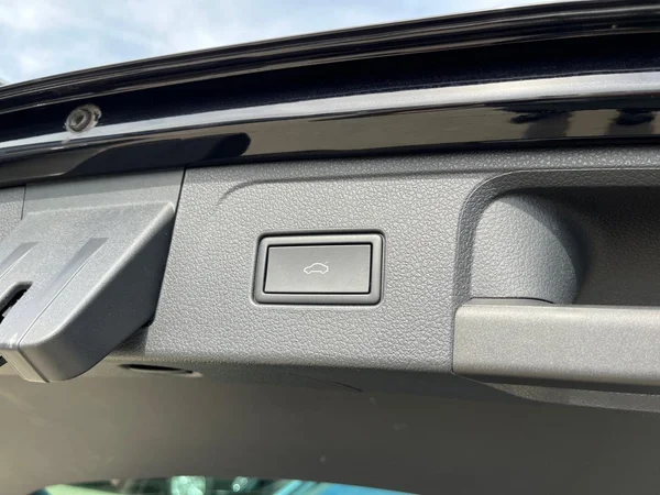 VOLKSWAGEN Passat Variant (2024) — foto 23 van 23