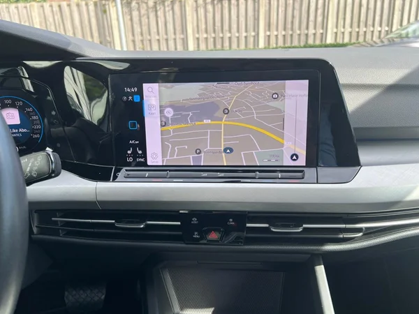 VOLKSWAGEN Golf VIII (2024) — foto 5 van 24