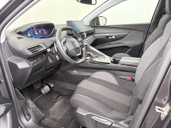 PEUGEOT 5008 (2023) — foto 9 van 26