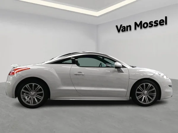 Peugeot RCZ (2014) — foto 20 van 24