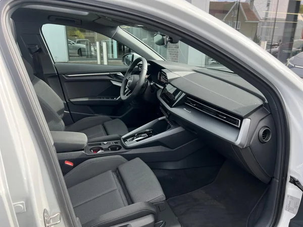 AUDI A3 Sportback (2025) — foto 15 van 24
