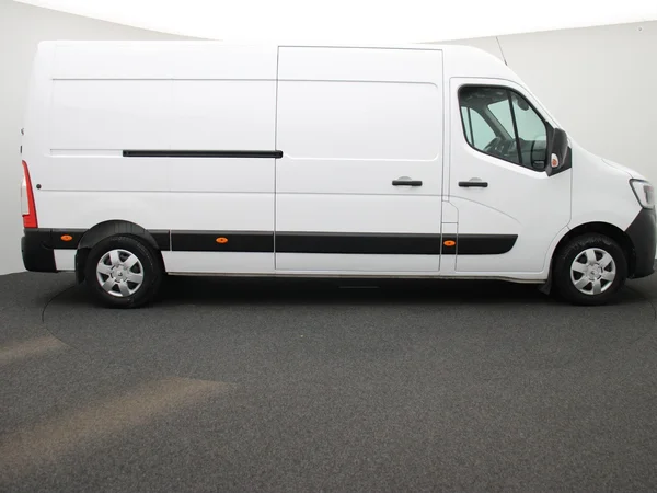 Renault Master (2023) — foto 37 van 40