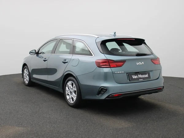 Kia cee'd (2024) — foto 12 van 37