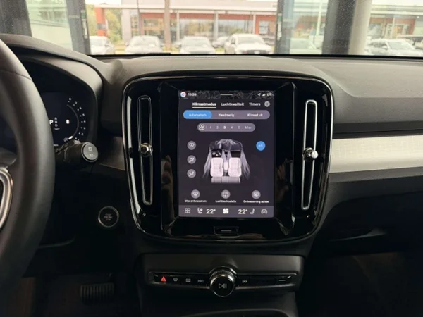 Volvo XC40 (2025) — foto 4 van 22
